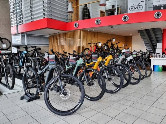 Rower elektryczny Corratec E-Power Trekking 8S L rama 55cm koło 28" bateria 625 Wh