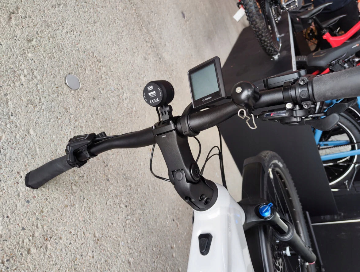 Rower elektryczny Focus Planet2 6.8 rama M44 koło 29" bateria 625 Wh