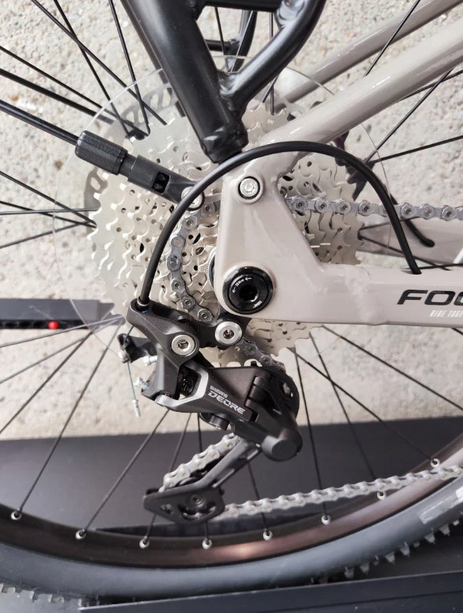 Rower elektryczny Focus Planet2 6.8 rama M44 koło 29" bateria 625 Wh