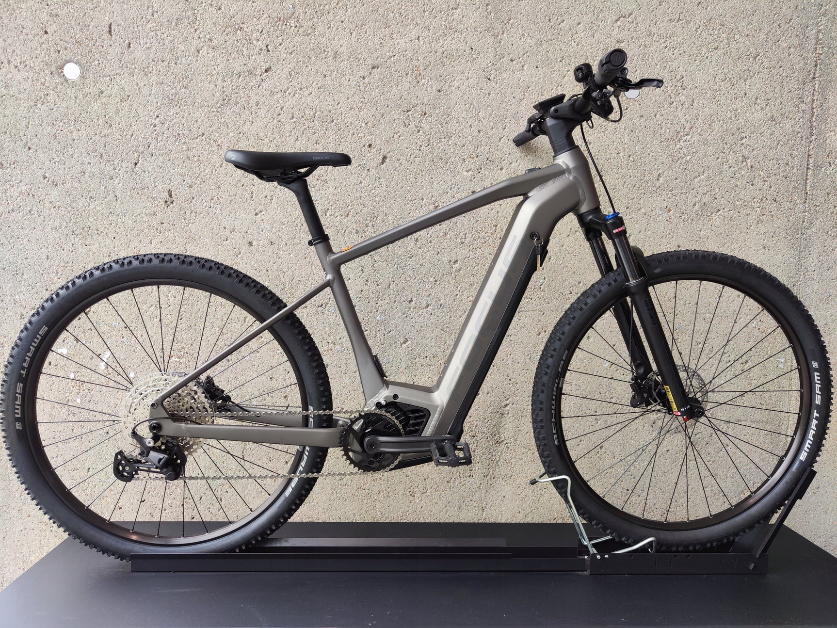 Rower elektryczny Focus JARIFA2 6.8 rama S koło 29" bateria 625 Wh